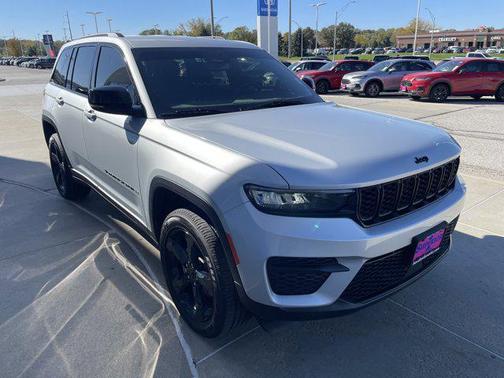2024 Jeep Grand Cherokee Altitude