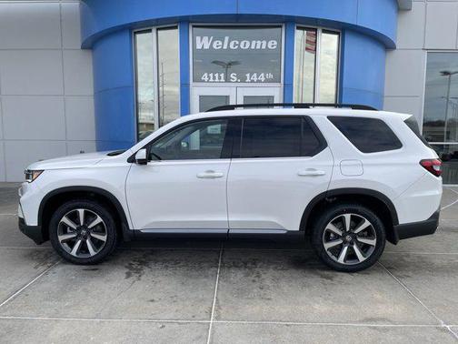 2025 Honda Pilot Touring 8-Passenger