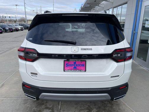 2025 Honda Pilot Touring 8-Passenger