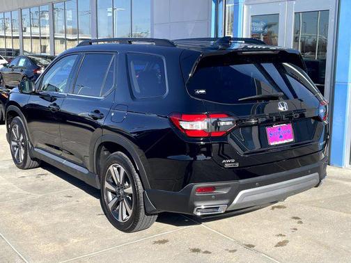 2024 Honda Pilot Touring 8-Passenger