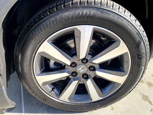 2024 Honda Pilot Touring 8-Passenger