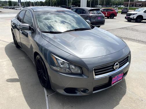 Gun Metallic 2014 Nissan Maxima SV