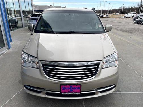 2016 Chrysler Town & Country Touring