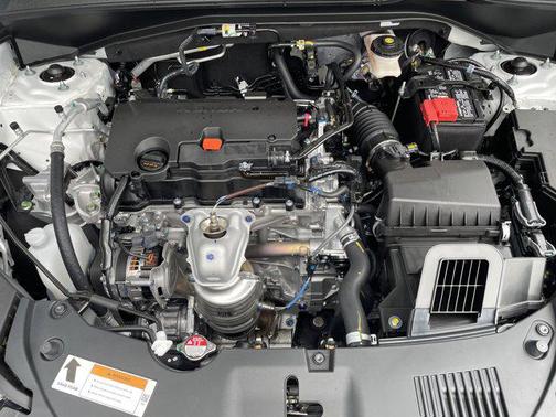 Platinum White Pearl 2026 Honda HR-V LX