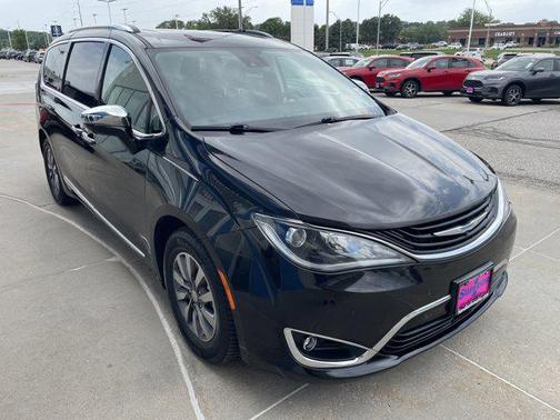 2019 Chrysler Pacifica Hybrid Limited