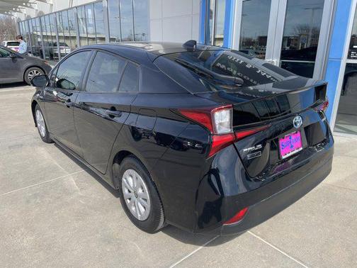 2021 Toyota Prius LE
