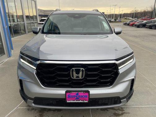 2025 Honda Pilot Touring 8-Passenger
