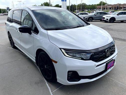 White WX BK 2025 Honda Odyssey Sport-L