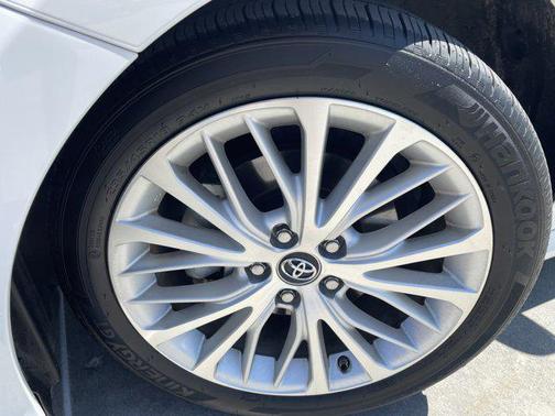 2018 Toyota Camry Hybrid XLE