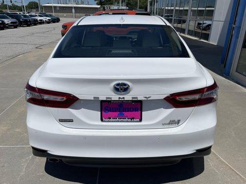 2018 Toyota Camry Hybrid XLE