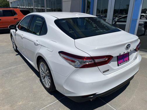 2018 Toyota Camry Hybrid XLE