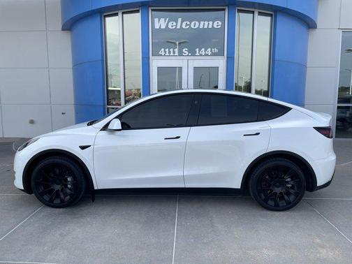 2025 Tesla Model Y Long Range Dual Motor All-Wheel Drive