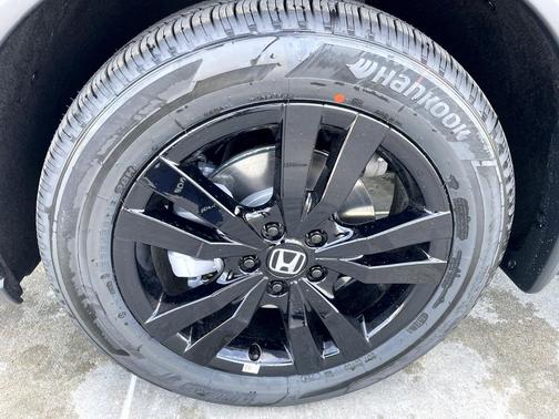 Nordic Forest Pearl 2027 Honda HR-V Sport
