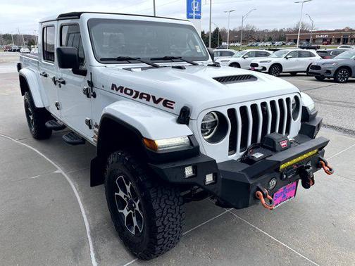 Bright White Clearcoat 2021 Jeep Gladiator Mojave 4x4
