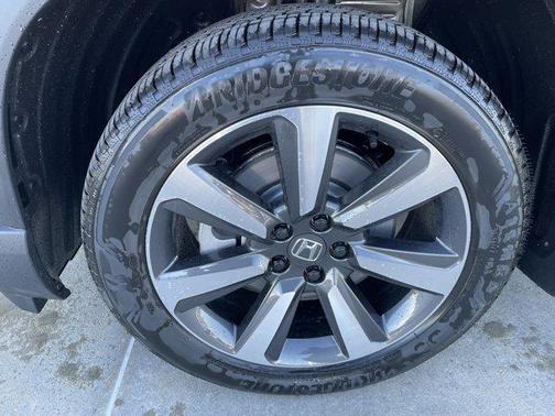 2025 Honda Pilot Touring 8-Passenger
