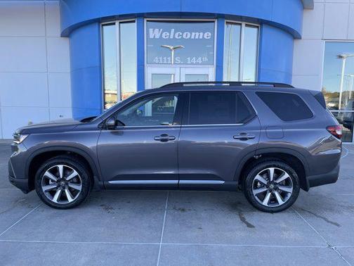2025 Honda Pilot Touring 8-Passenger