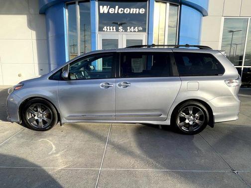 2017 Toyota Sienna SE Premium