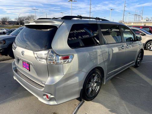 2017 Toyota Sienna SE Premium