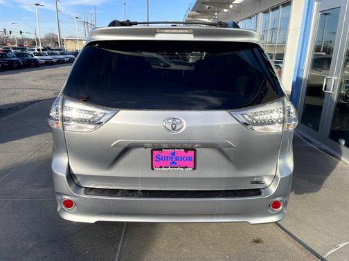 2017 Toyota Sienna SE Premium