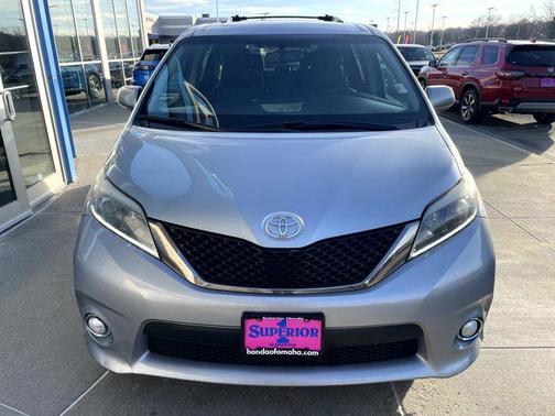 2017 Toyota Sienna SE Premium