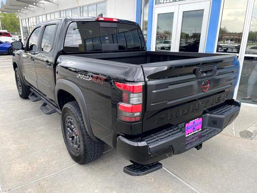 Super Black 2025 Nissan Frontier PRO-4X