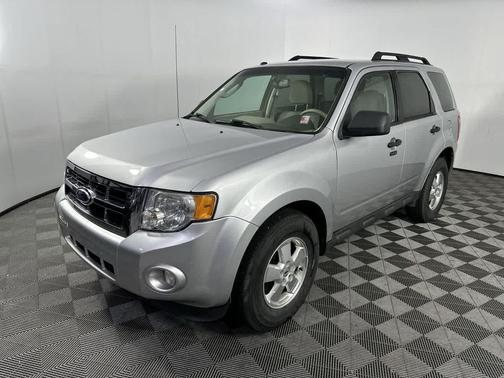 INGOT SILVER METALLIC 2011 Ford Escape XLT