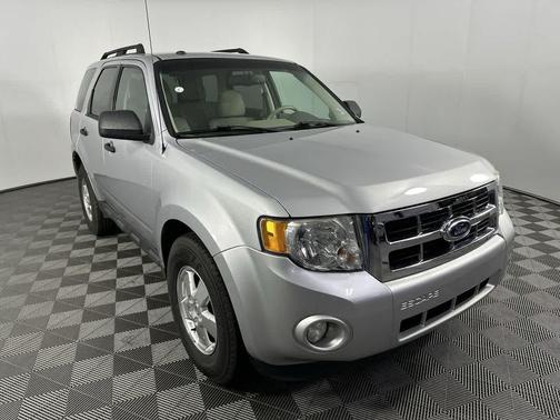 INGOT SILVER METALLIC 2011 Ford Escape XLT