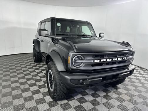 SHADOW BLACK 2023 Ford Bronco Big Bend