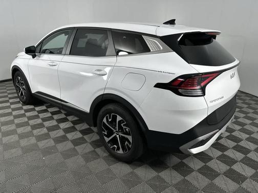 Glacial White Pearl 2024 Kia Sportage EX