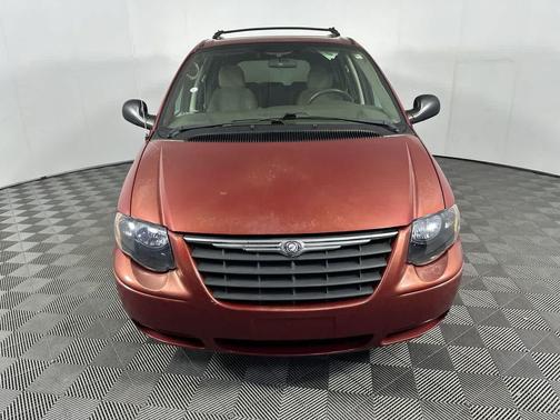 2005 Chrysler Town & Country Touring
