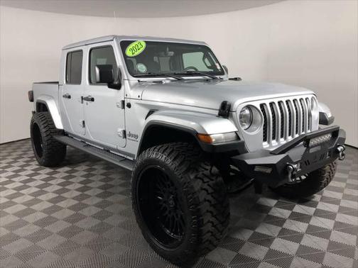 2023 Jeep Gladiator Overland