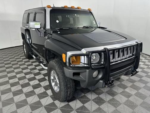Black 2006 Hummer H3 Base