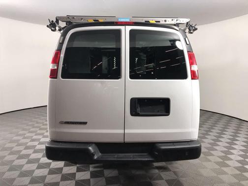 Summit White 2017 Chevrolet Express 2500 Work Van