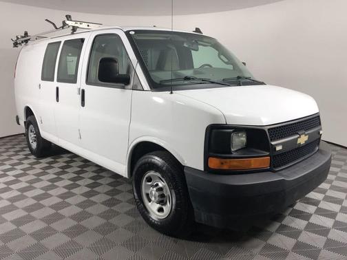 Summit White 2017 Chevrolet Express 2500 Work Van