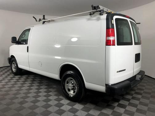 Summit White 2017 Chevrolet Express 2500 Work Van