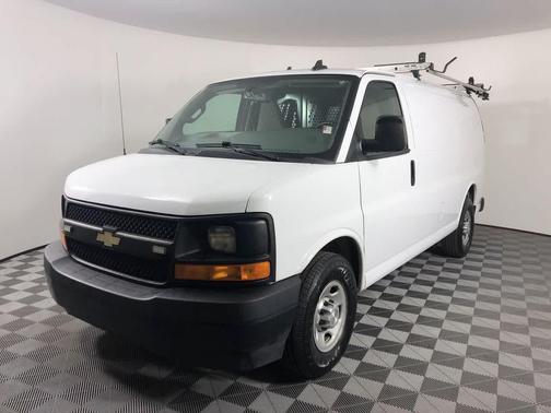 Summit White 2017 Chevrolet Express 2500 Work Van