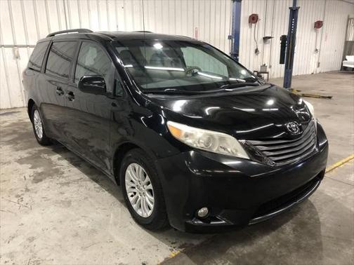 2011 Toyota Sienna XLE