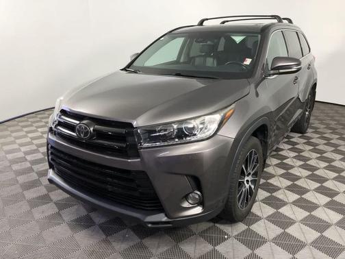 2017 Toyota Highlander SE