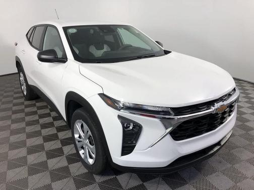 2025 Chevrolet Trax LS