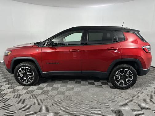 Red Hot Pearlcoat 2025 Jeep Compass Trailhawk