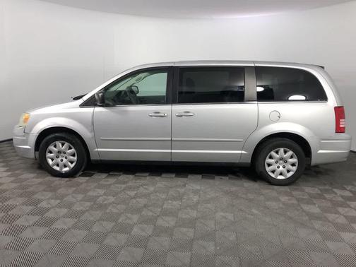 2009 Chrysler Town & Country LX