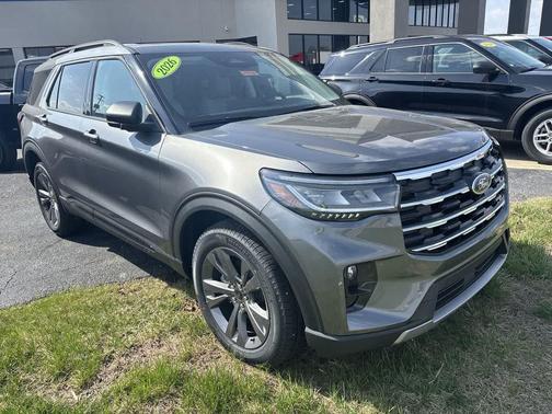 Carbonized Gray Metallic 2026 Ford Explorer Active