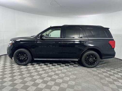 AGATE BLACK METALLIC 2023 Ford Expedition XLT