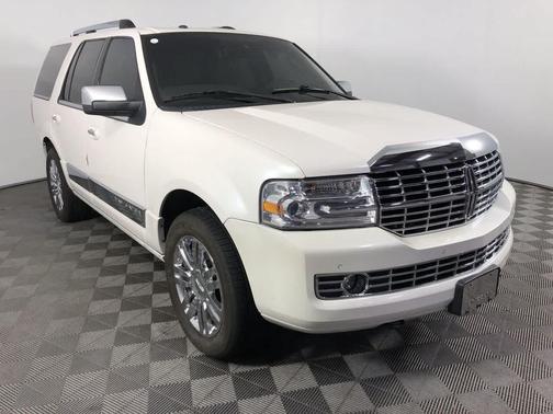 2013 Lincoln Navigator Base