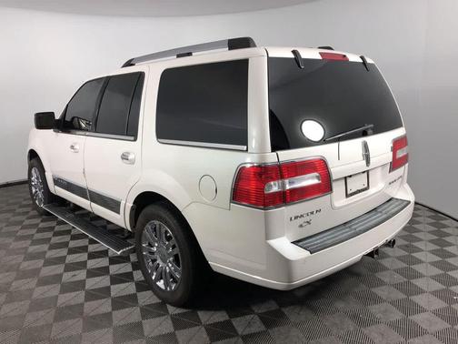 2013 Lincoln Navigator Base