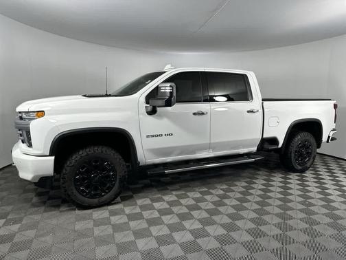 Summit White 2022 Chevrolet Silverado 2500 High Country