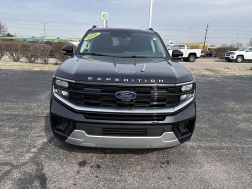 AGATE BLACK METALLIC 2026 Ford Expedition Max Platinum