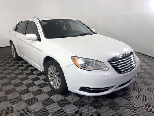 2013 Chrysler 200 Touring