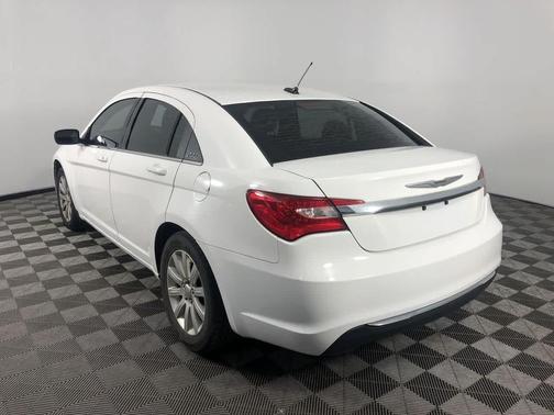 2013 Chrysler 200 Touring