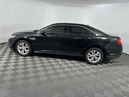 TUXEDO BLACK METALLIC 2011 Ford Taurus SEL